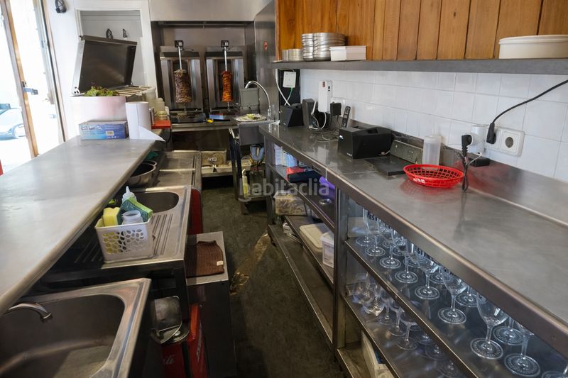 Foto a762bbb1-2518-4c32-8243-4cc4cfc3f92d. Traspaso local comercial bar con salida de humos y terraza en chaflán poblenou en Barcelona