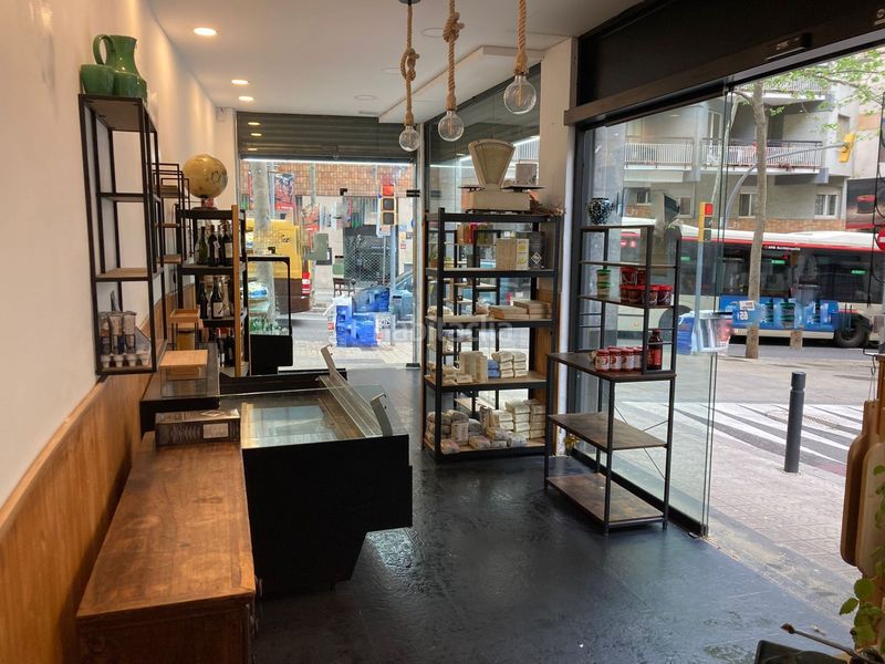 Foto 3a18162e-ea18-4c01-a5e5-32c2f90e0a28. Traspaso local comercial take away esquinero en sarriasant gervasi en Barcelona