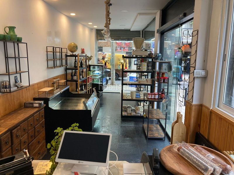 Foto 41f52b70-4c92-48a4-b7a6-4c4a19bba552. Traspaso local comercial take away esquinero en sarriasant gervasi en Barcelona