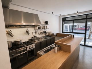 Traspàs Local Comercial a Sant Antoni. Restaurante con cocina vista en sant antoni