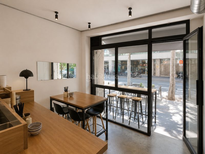 Foto 1bddf3b0-250e-47f5-bfea-404b9cff122c. Traspaso local comercial restaurante con cocina vista en Sant Antoni en Barcelona