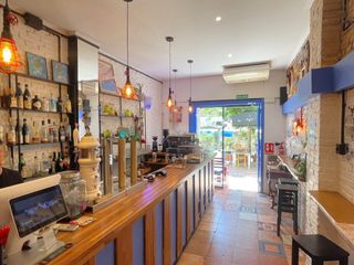Traspàs Local Comercial a Poblenou. Restaurante sin cocina con terraza en poble nou