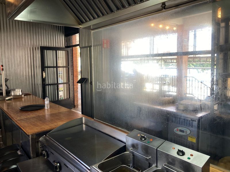 Foto 19072e2f-64b5-4f4b-b0c8-0ba58b746f30. Traspaso local comercial c3 mixta pequeño 26m2 con cocina vista en Barceloneta en Barcelona