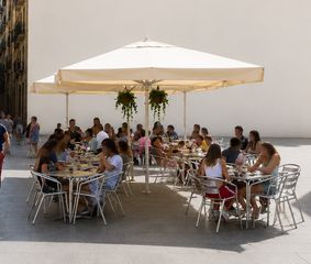 Traspàs Local Comercial a Raval. Restaurante bar con terraza en plaza del raval