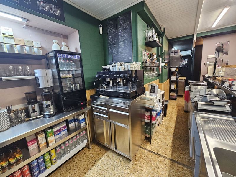 Foto bbbbef4d-8c91-4010-9d2a-c67e5f8ad795. Traspaso local comercial bar con terraza en Sants en Barcelona