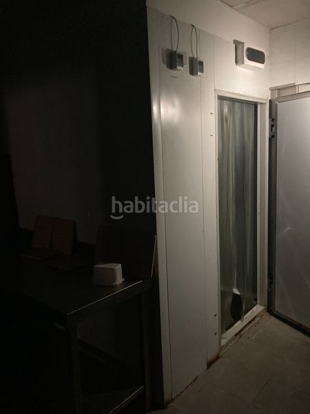 Foto bd5c01bf-ea55-47bd-9b2d-5bd4cc4cd47d. Traspaso local comercial en carrer d'enric granados take away en enrique granados en Barcelona