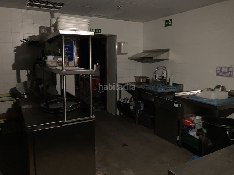 Foto c082abbd-1308-4dc4-8bbb-9bcc9030f6a2. Traspaso local comercial en carrer d'enric granados take away en enrique granados en Barcelona