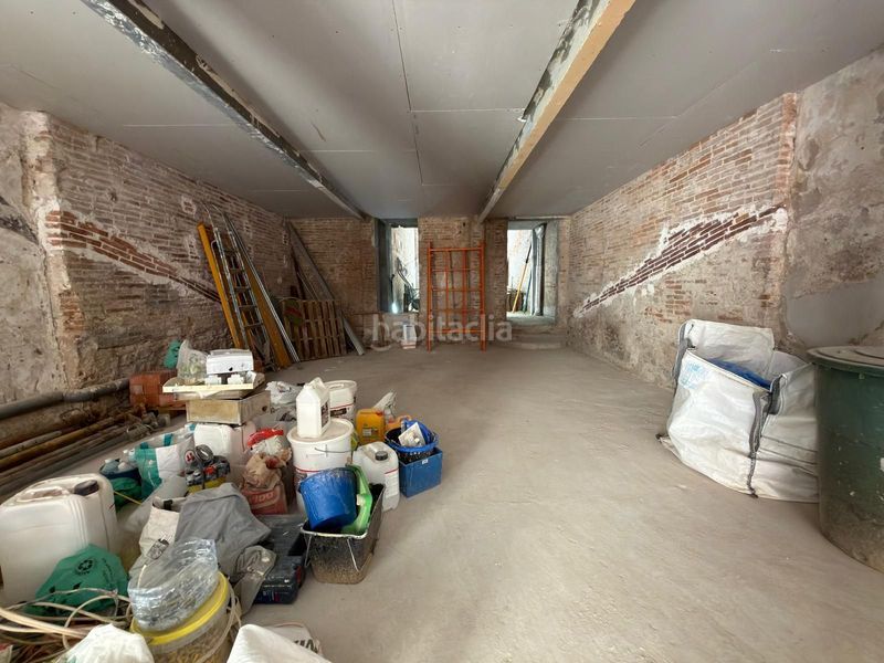 Foto 597b8cf2-8d98-4da7-9a65-ef4d9f11175e. Alquiler local comercial a reformar. sin traspaso c2 en poble sec en Barcelona