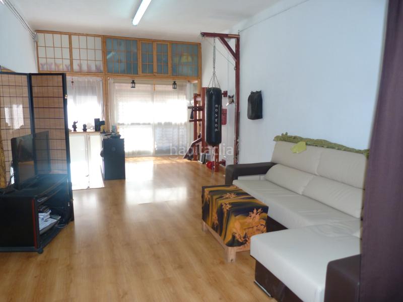 Foto 015771ac-0df7-411d-9e60-287a34166867. Local commercial dans Singuerlín Santa Coloma de Gramenet