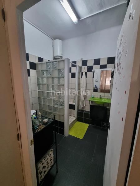 Foto c3926386-b8a0-4f50-ad2f-8b1812b81685. Local commercial dans Singuerlín Santa Coloma de Gramenet