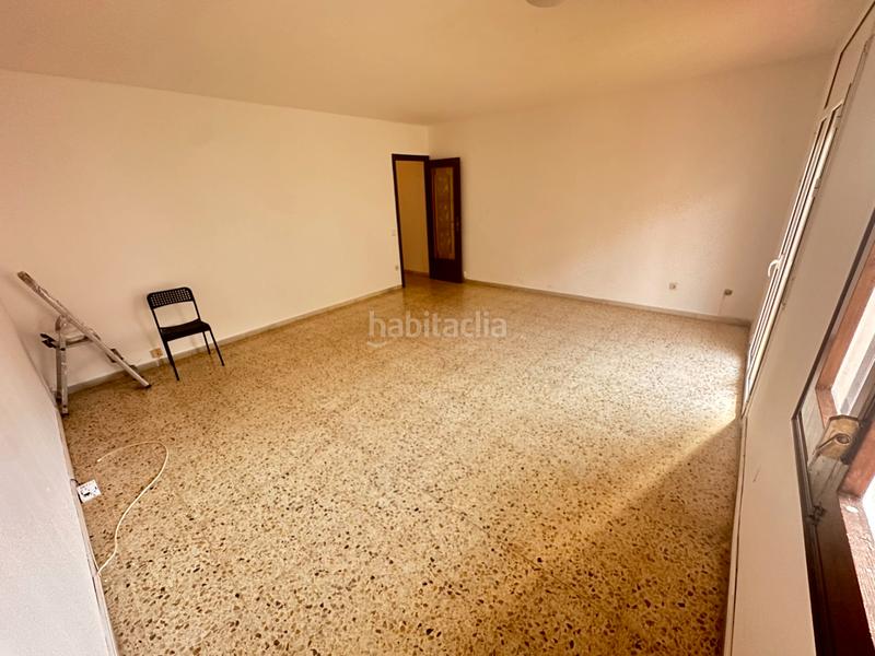 Foto 48db9a57-20a7-493b-bd6b-55488c5d5b04. Flat in Singuerlín Santa Coloma de Gramenet