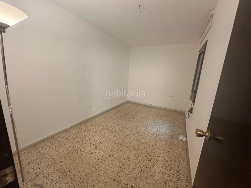 Foto b2366785-11ec-454f-841f-7497b020f4d5. Flat in Singuerlín Santa Coloma de Gramenet