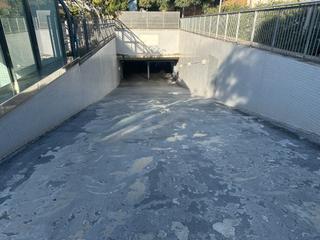 Aparcament cotxe  Avinguda de l'anselm de riu. Paking con fcil acceso