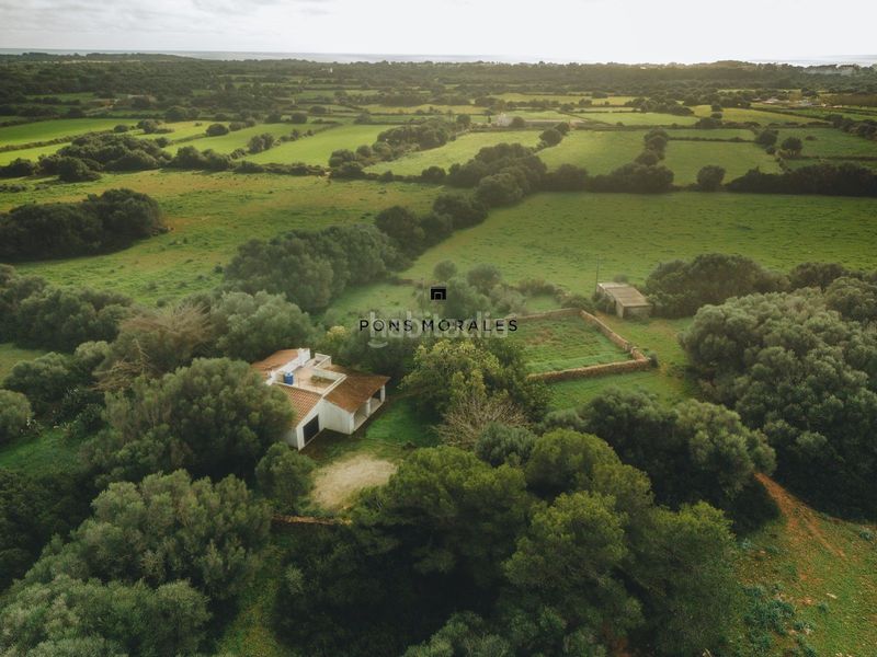 Foto 72ff8bea-031d-4c24-bccd-0aab0c2180bc. Masia amb aparcament piscina a Cala d´En Bosch-Serpentona Ciutadella de Menorca