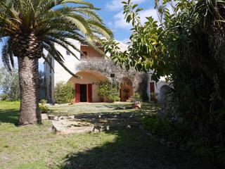 Bauernhof in Cala Blanca. Magnífica finca a poca distancia del centro urbano de ciutadella
