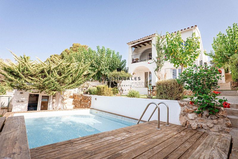 Foto 8a6d8bb2-fbb8-423d-bce8-97a5957537ea. Xalet amb calefacció aparcament piscina a Cala Blanca Ciutadella de Menorca