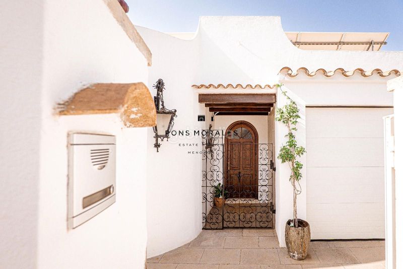 Foto d42638dc-71a2-46b5-8bce-1a969e44e9d4. Xalet amb calefacció aparcament piscina a Cala Blanca Ciutadella de Menorca
