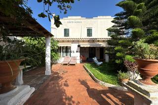 Masia  Santa maria. Casa del siglo xix con encanto histórico.