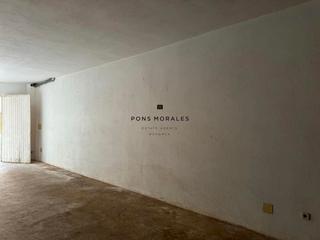 Aparcament cotxe  Santa barbara. Cochera espaciosa a pie de calle cerca del puerto