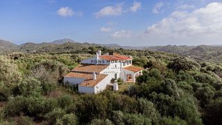 Masia a Alaior Poble