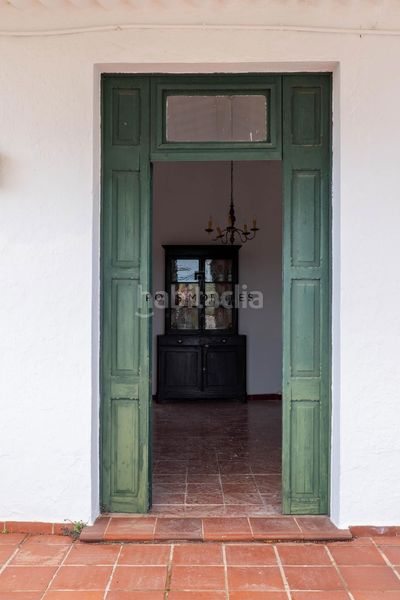 Foto e47643fd-25db-4df9-a58b-fb73776d8af9. Masia amb aparcament a Alaior poble Alaior