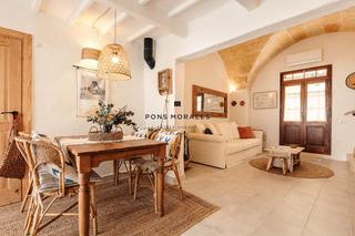 Casa a Ciutadella. Encantadora casa restaurada en el casco antiguo de ciutadella de