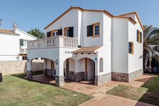 Chalet  De sa merla-son carrio. Villa con licencia turística a 200m de la playa en ciutadella de