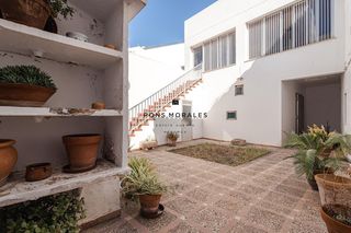 Casa a Ciutadella. Casa con patio en ciutadella de menorca.