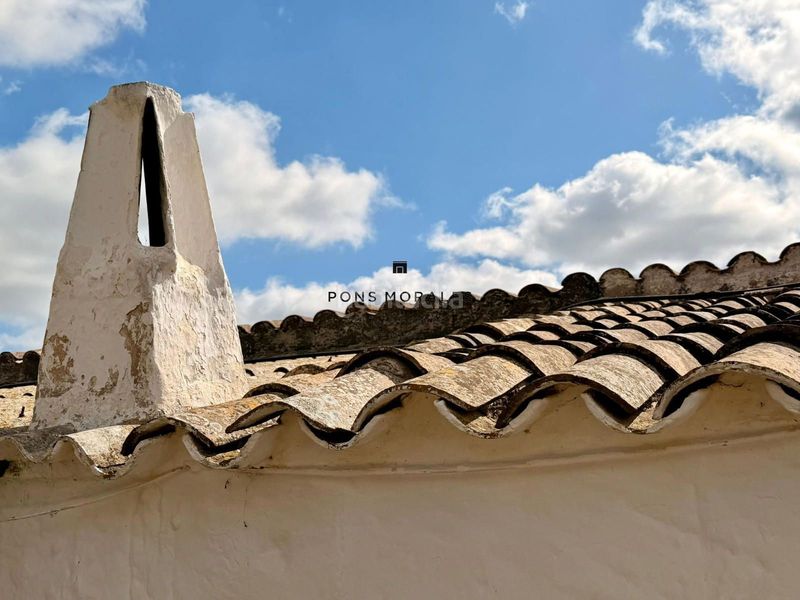Foto 9038d158-e14c-47a1-81ff-018f7a2895ba. Masia amb calefacció piscina a Cala Blanca Ciutadella de Menorca
