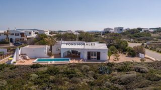 Xalet a Cala Morell. Coqueto chalet con vistas al mar en cala morell, ciutadella.