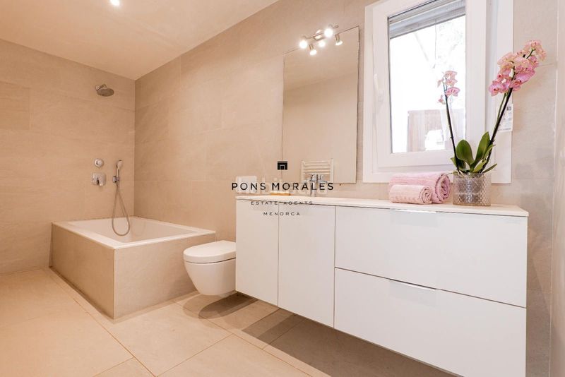 Foto 4aee2d09-97c4-4648-ae4c-09b9d317456f. Masia amb calefacció piscina a Cala d´En Bosch-Serpentona Ciutadella de Menorca