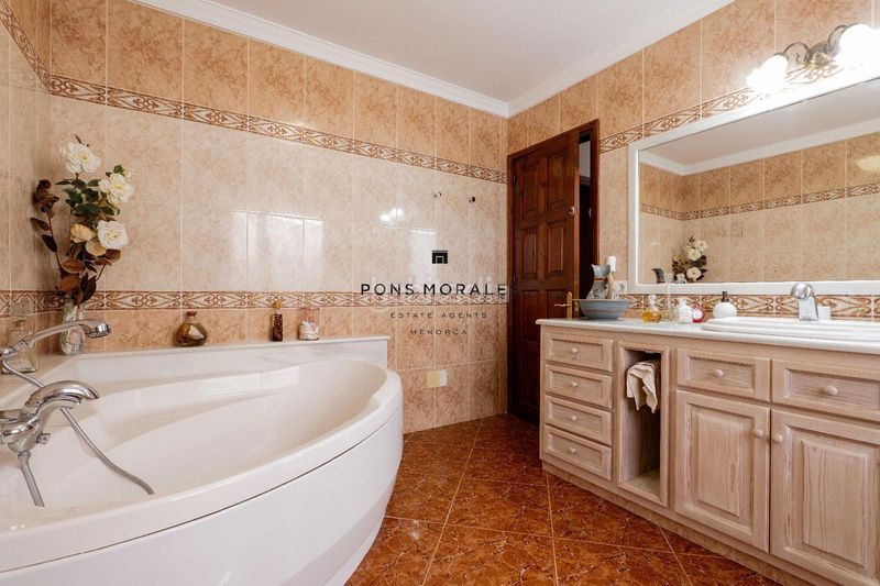 Foto 7d3de01e-37c9-49f2-a706-0d6a151a4012. Casa adossada amb calefacció aparcament a Ciutadella Ciutadella de Menorca