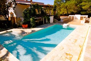 House  Es monestir. Casa con piscina y licencia turistica en la mola