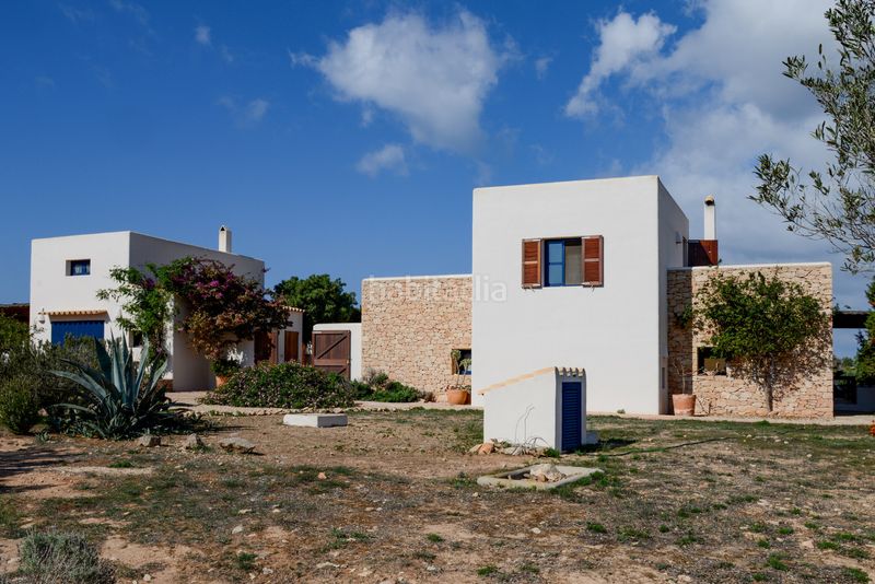 Foto a5ae8c5f-396b-4b93-aa38-04766f202b9c. Xalet amb xemeneia calefacció a Formentera