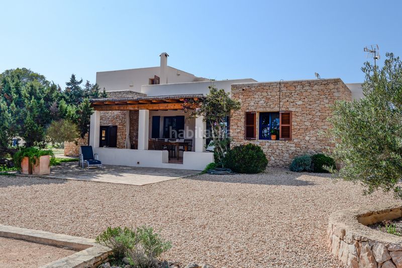 Foto b1b609a9-cbdd-4c1e-976e-30807f62da3a. Xalet amb xemeneia calefacció a Formentera