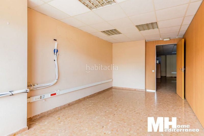 Foto ce3b2d8a-c60a-4260-aedf-90732874cca9. Oficina a av francia 81 a Piscinas Villarreal / Vila - real