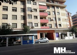 Posto auto in Av riu ebre 13. Oportunidad !!