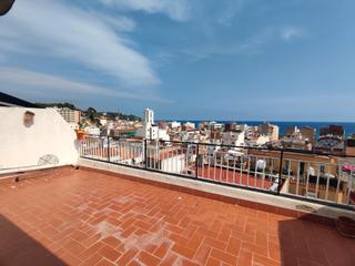 tic  Carrer del migdia. tico con vistas abiertas y al mar!