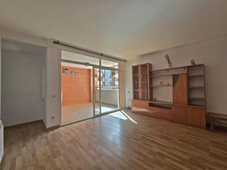 Appartement  Carrer de pere codina i mont. Gran piso en fenals!