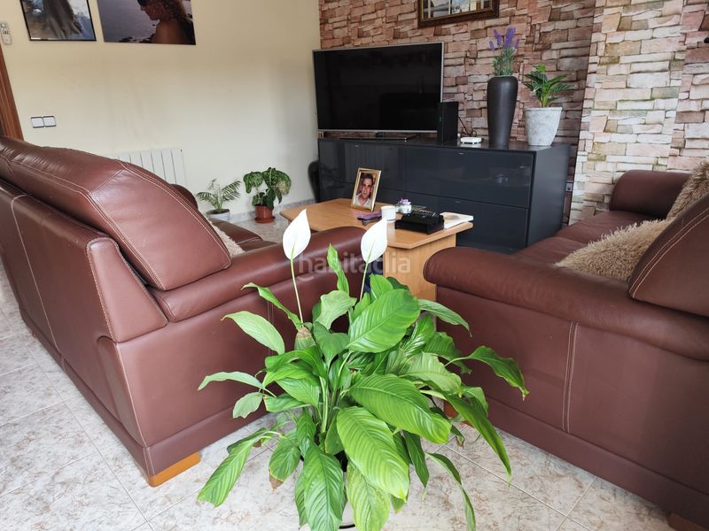 Foto 4eb7a698-68af-45da-a10b-d76d46665022. Casa adossada a Sils