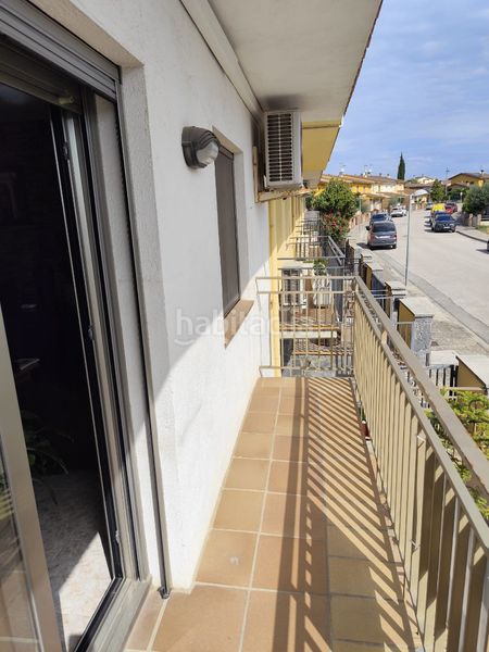 Foto ca5aa0d2-d42a-4a90-b4db-7e11d2245484. Casa adossada a Sils
