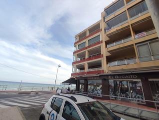 Apartament  Calle azorin. Maravilloso apartamento en primera línea de playa en guardamar d