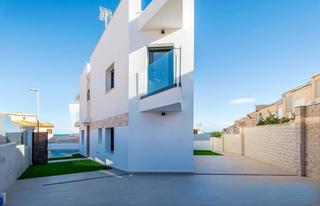Chalet à Zona Carrefour - Urbanizaciones. Llave en mano! villas de obra nueva a 150m de la playa en la mat