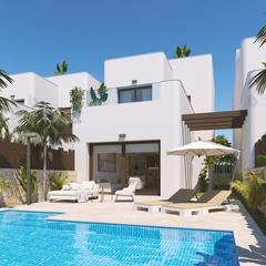 Chalet in Calle rio genil. Llave en mano septiembre 2024 villas independientes en torre de