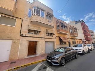 Casa adossada  Calle jose antonio larramendi. Fantástica casa adosada duplex en el centro de guardamar del seg