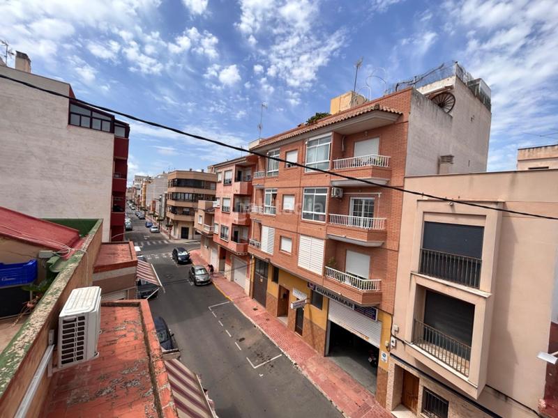 Foto b034286a-4ed0-41cb-91fa-02c74920b6da. Casa adossada a Pueblo Guardamar del Segura