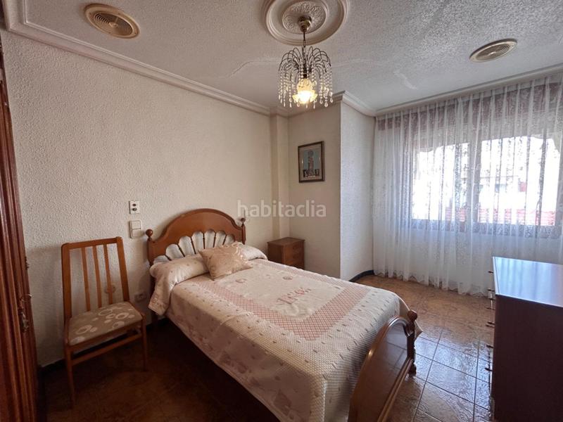 Foto d7b122f6-6be1-4e4c-8c25-978e6fb0c2ff. Casa adossada a Pueblo Guardamar del Segura