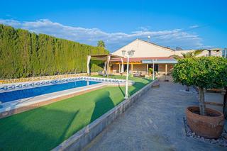 Mas  Calle acequia del rio. Fantástica casa con terreno junto al río en formentera del segur