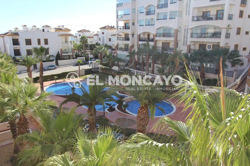 Foto 4669af19-5c74-40fd-93f5-2983cb8dc651. Piccolo appartamento con riscaldamento parcheggio piscina in Guardamar del Segura