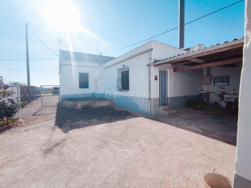 Foto c649a426-fd93-4e20-a509-663a7d36c2f3. Casa amb aparcament a Dolores